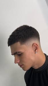 Buzz cut fade đẹp hiện đại chuẩn barber style