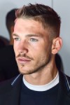 Crew cut mid fade trẻ trung phù hợp nhiều phong cách