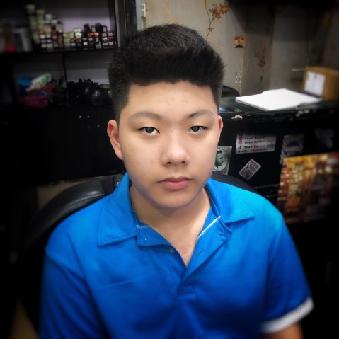 Short quiff uốn nhẹ giúp tóc vào nếp tự nhiên hơn