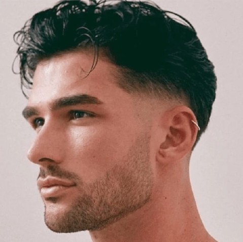 Slick back cho mặt vuông giúp tăng vẻ nam tính mạnh mẽ